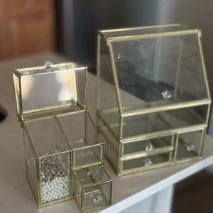 Large makeup storage set